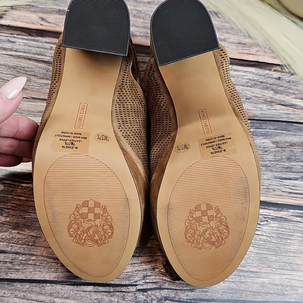 NIB VINCE CAMUTO VV-JENSEYA SEED BROWN PEEP-TOE PERFORATED BOOTIE SANDAL - Picture 8 of 12